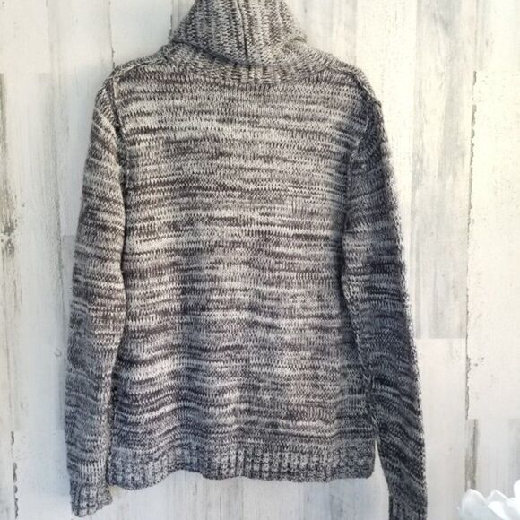 Chunky Thick Cowl Neck Acrylic/Wool Blend Sweater by H & M Divided - Picture 3 of 8